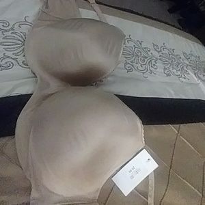 Bra size 42DD